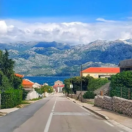 Valerie's Holiday * Ražanac
